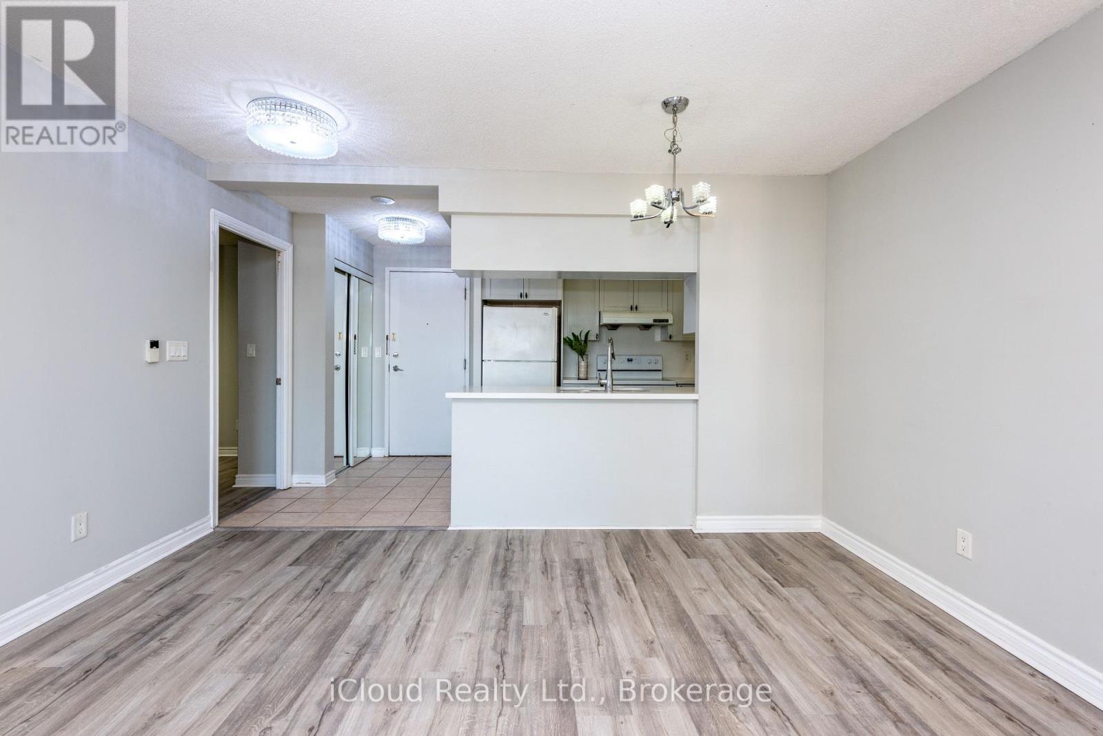 #2521 3888 DUKE OF YORK BOULEVARD - 41