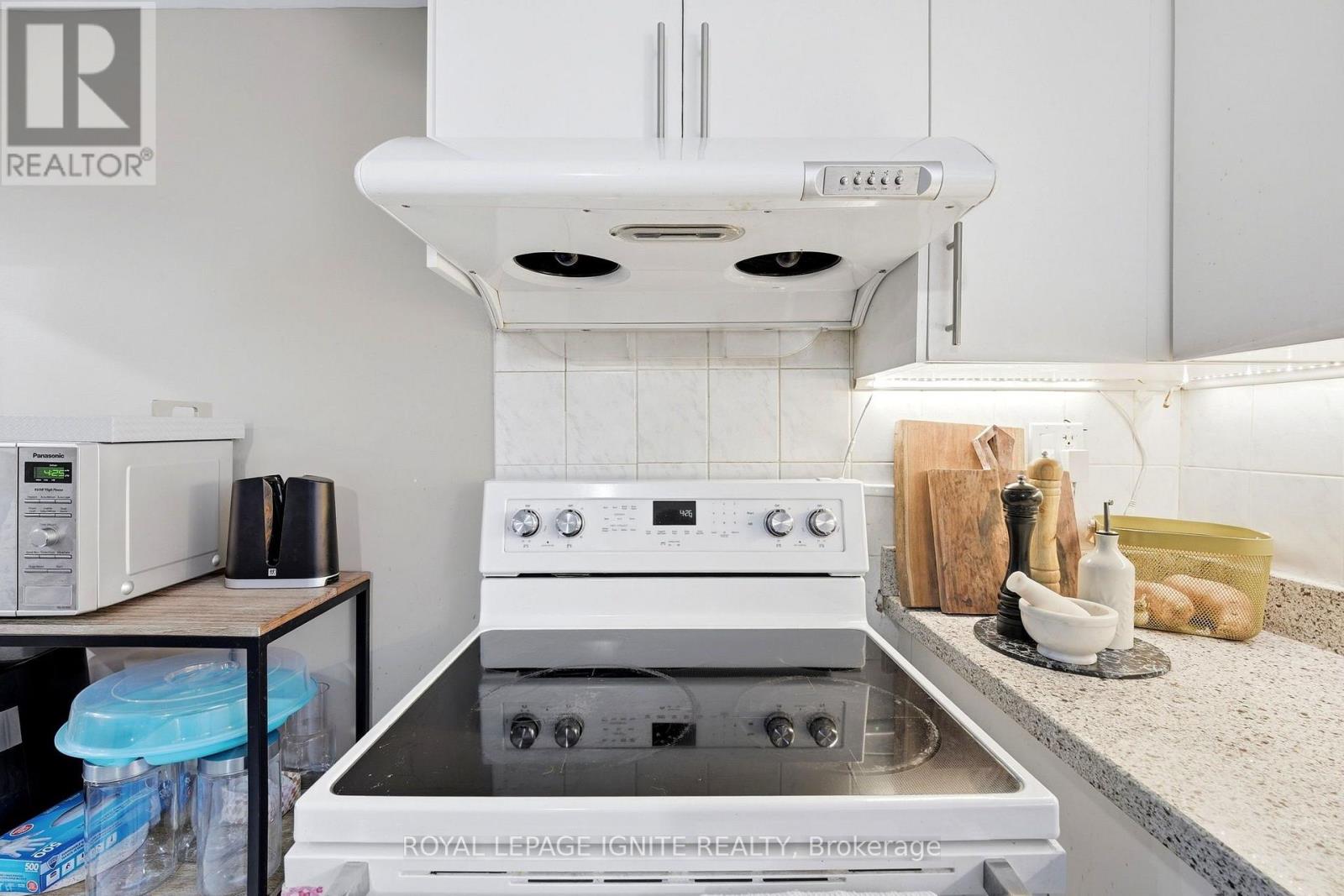 4 Buttercup Court, Toronto, ON photo 29