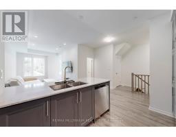 Th 350 - 100 Honeycrisp Crescent, Vaughan, ON L4K0N7 Photo 14