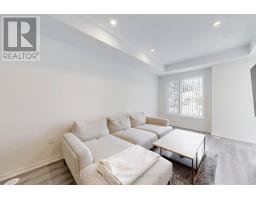 Th 350 - 100 Honeycrisp Crescent, Vaughan, ON L4K0N7 Photo 7
