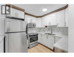 Primary Bedroom - D, 903 44 Street Se, Calgary, AB T2A5K7 Photo 8