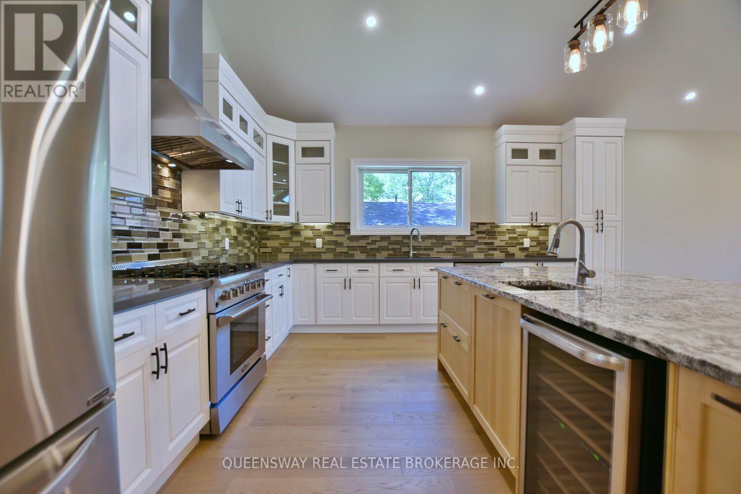1852 RIVER ROAD W - 20