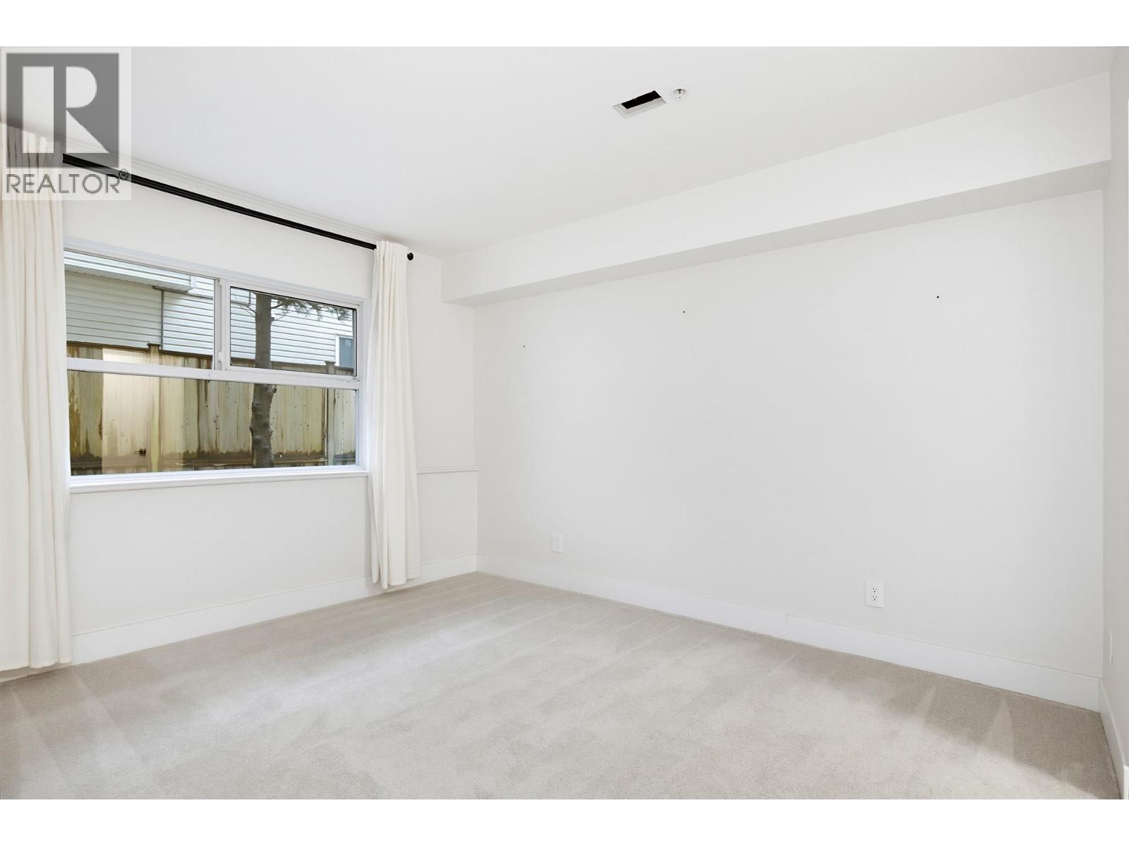 Photo of 105 20556 113 AVENUE 23