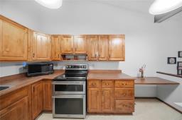 100 Petriw Bay, Winnipeg, MB R2R1K3 Photo 11