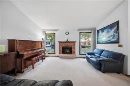 100 Petriw Bay, Winnipeg, MB R2R1K3 Photo 9