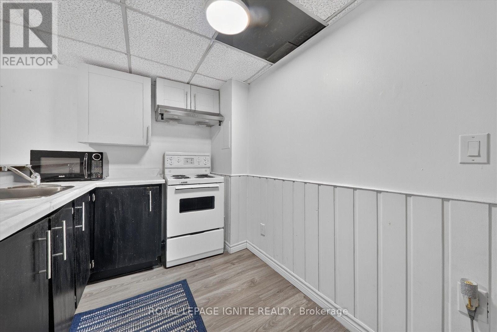 39 Longfellow Court, Whitby, ON photo 10