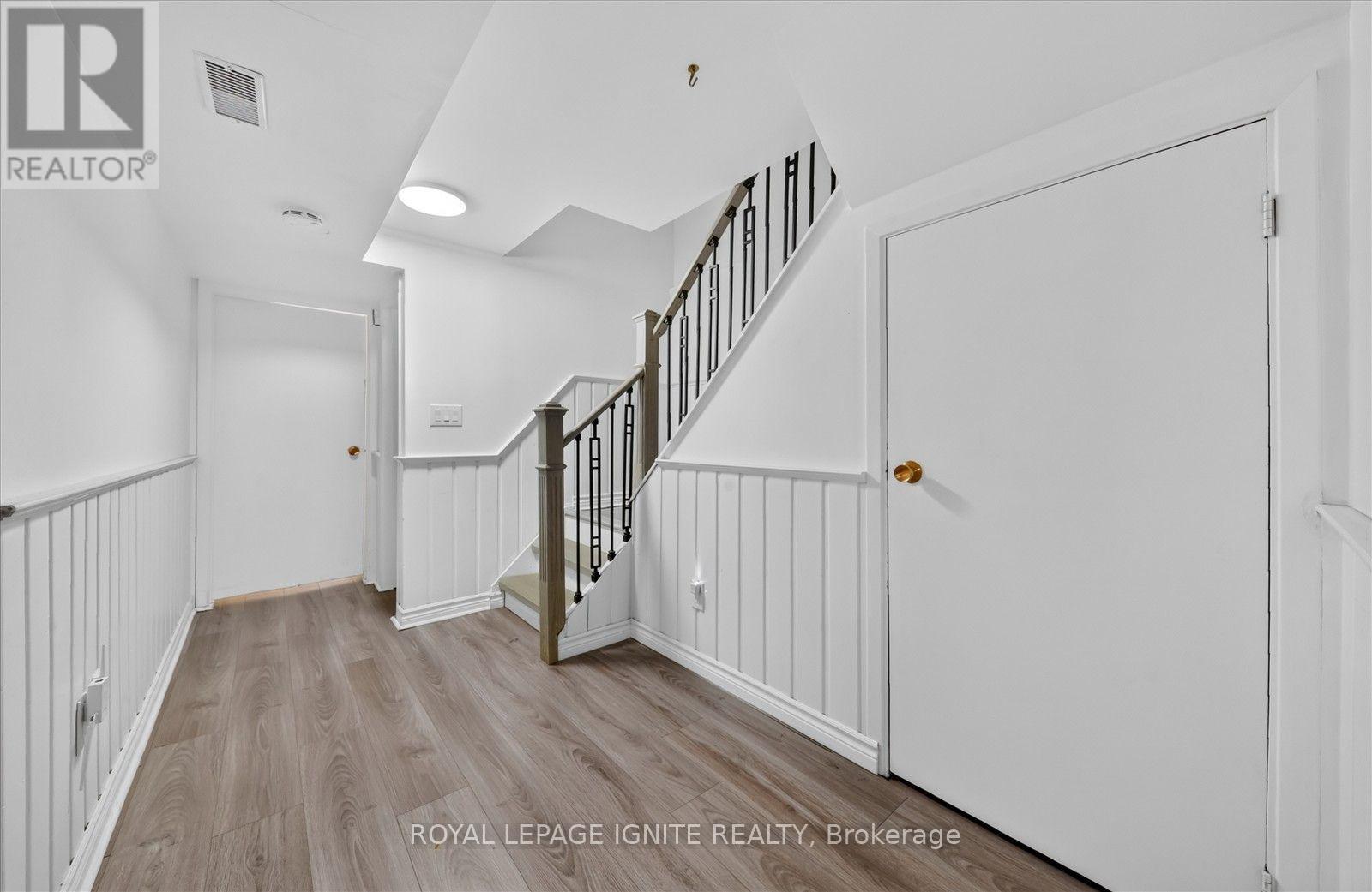 39 Longfellow Court, Whitby, ON photo 16