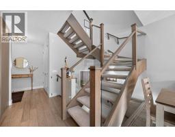 4pc Bathroom - 2, 1920 25a Street Sw, Calgary, AB T3E1Y5 Photo 9
