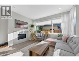 4pc Bathroom - 2, 1920 25a Street Sw, Calgary, AB T3E1Y5 Photo 12