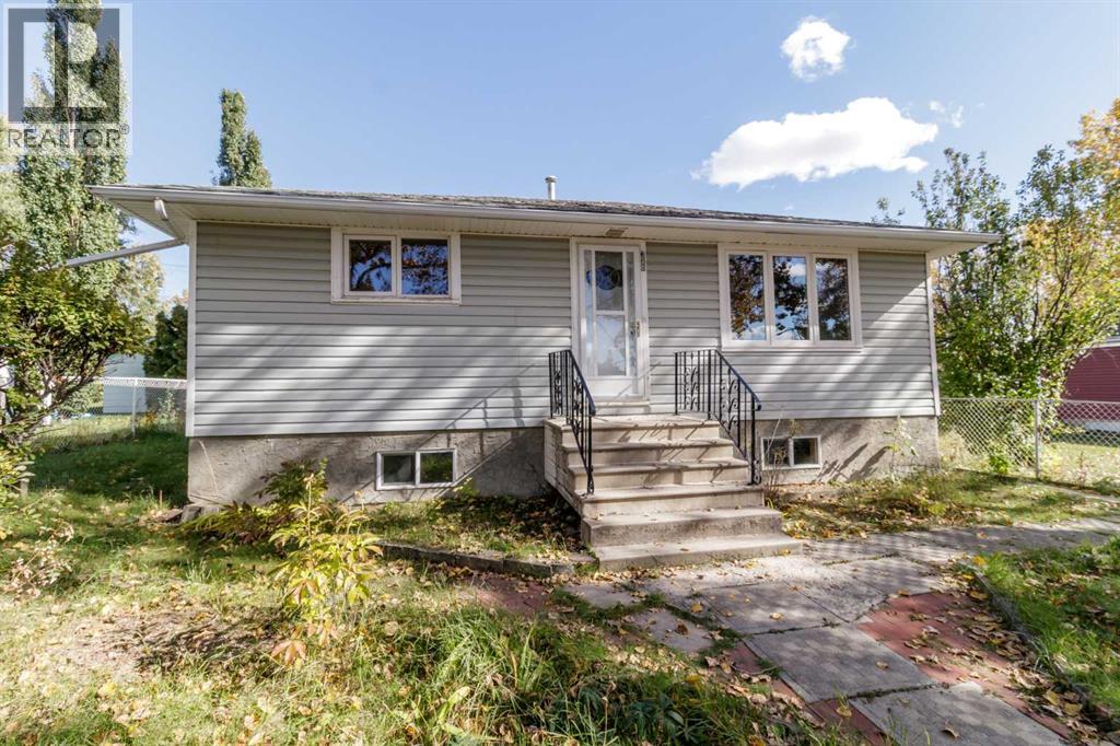 Listing photo – 320 4 Avenue S, Three Hills