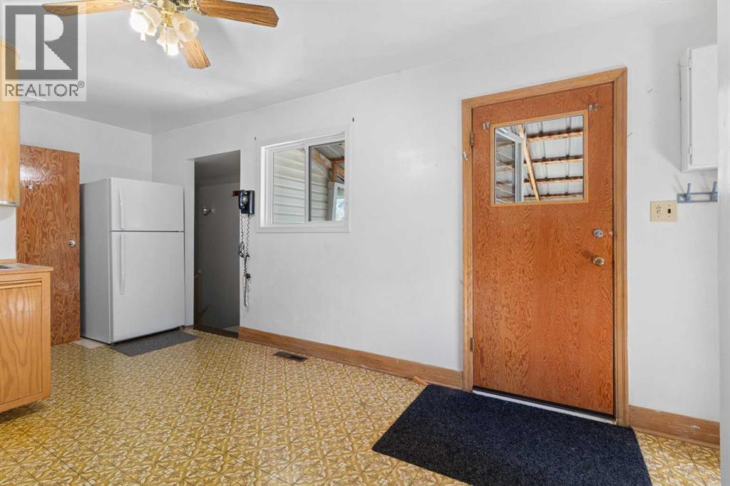 Listing photo – 320 4 Avenue S, Three Hills