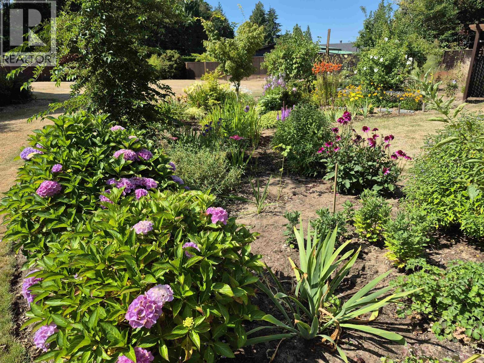 5301 STAMFORD PLACE, Sechelt