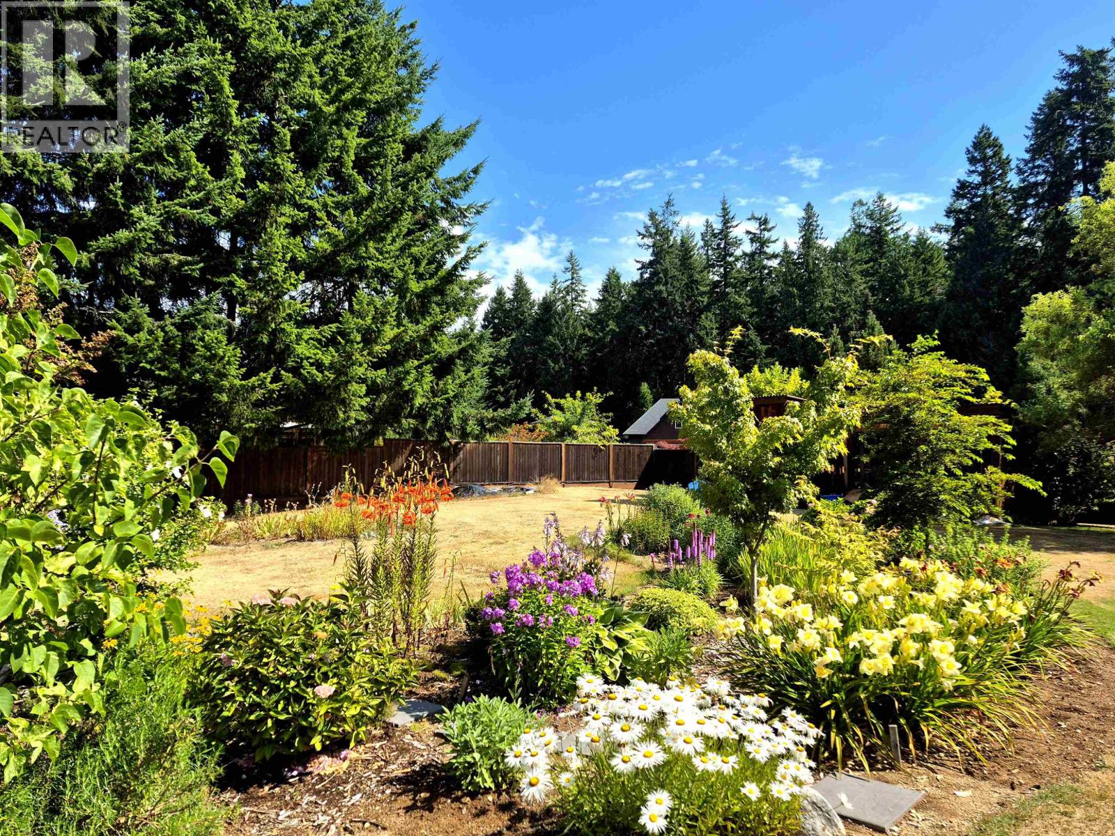 5301 STAMFORD PLACE, Sechelt