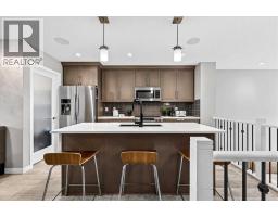 4pc Bathroom - 25 Masters Street Se, Calgary, AB T3M2R5 Photo 11