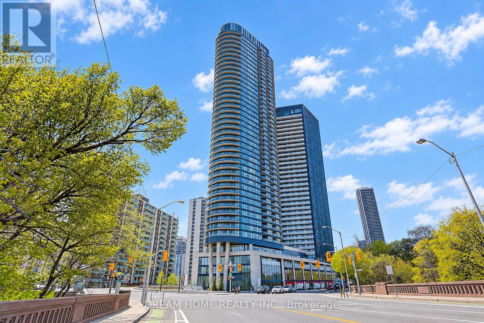 #1622 585 BLOOR STREET E - 1