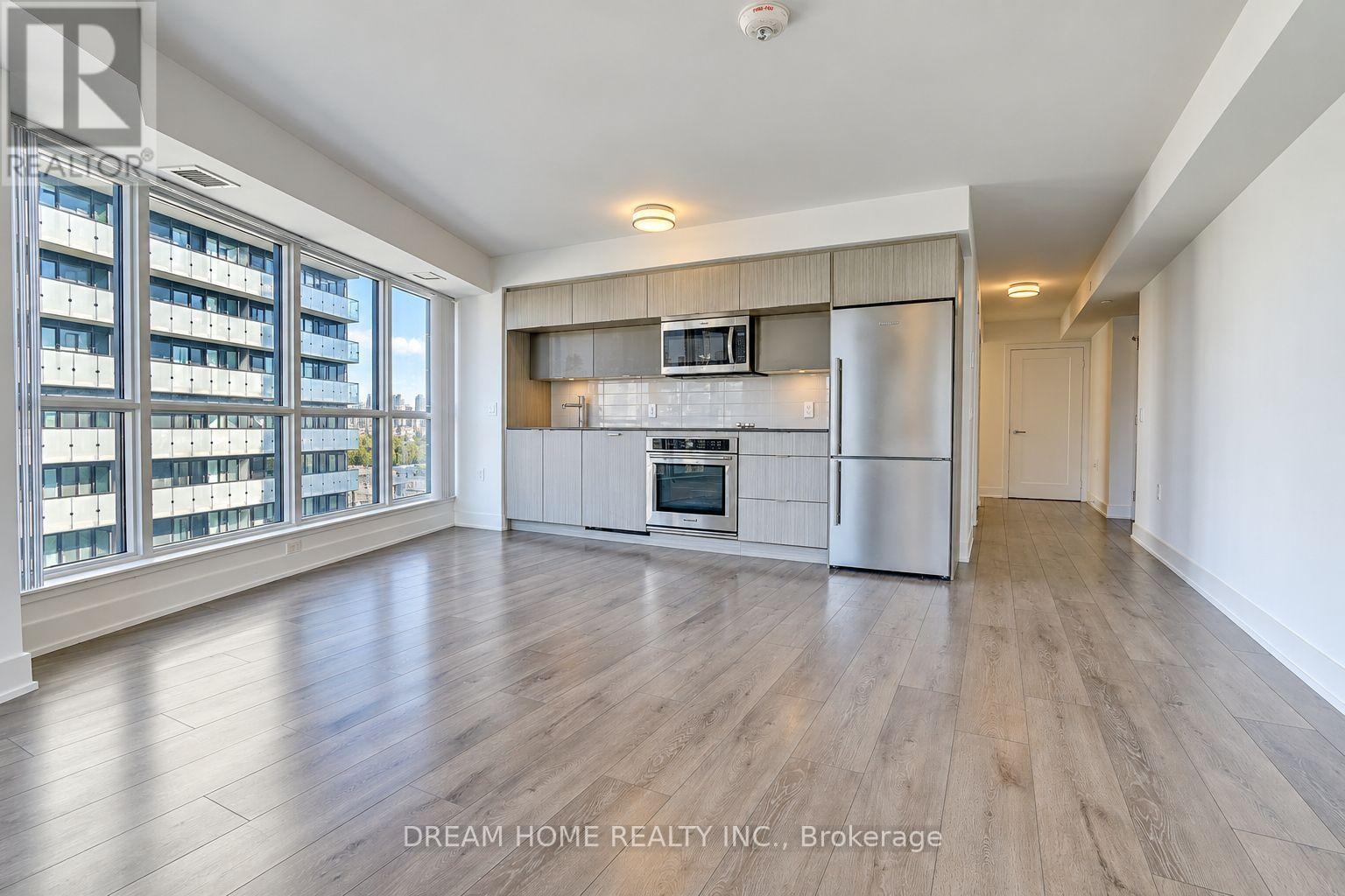 #1622 585 BLOOR STREET E - 22