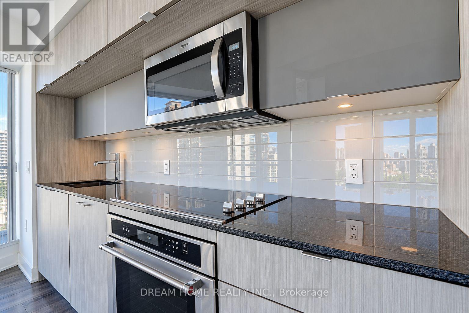 #1622 585 BLOOR STREET E - 28