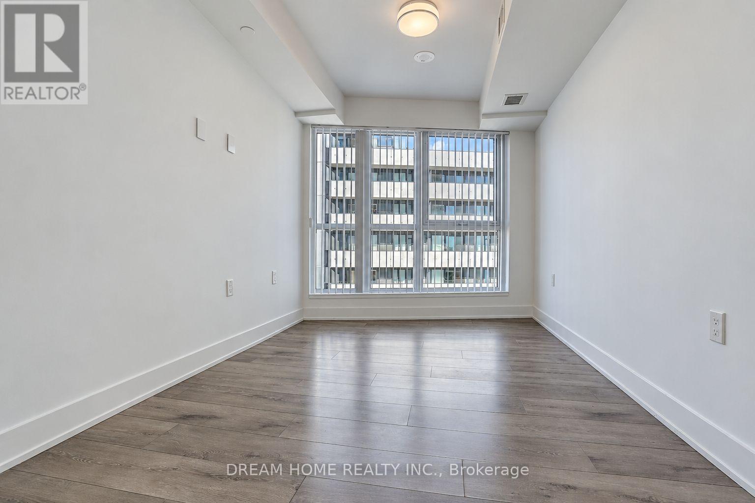 #1622 585 BLOOR STREET E - 32
