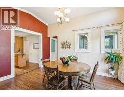 1212 18 Avenue NW - photo 16