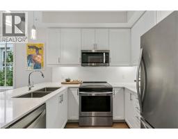 Kitchen - 665 Cricklewood Drive Unit# 703, Mississauga, ON L5G0B9 Photo 7