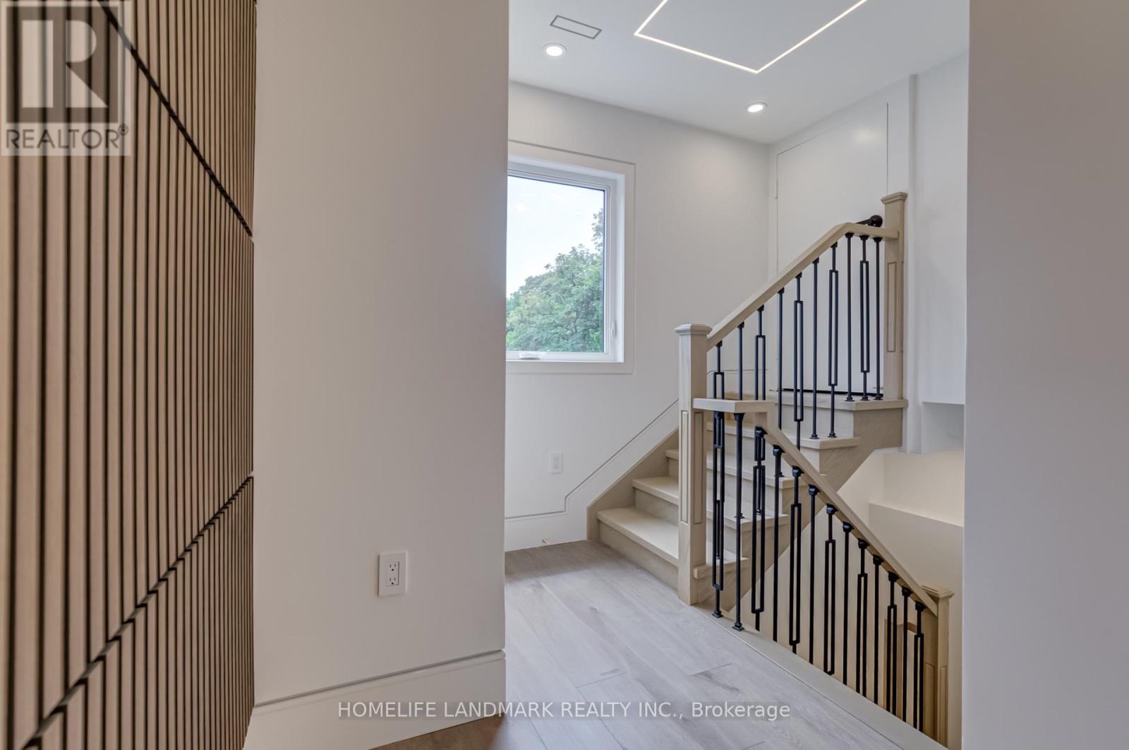THE PALAZZO - 23 COULSON AVENUE, Toronto (Forest Hill South) Ontario