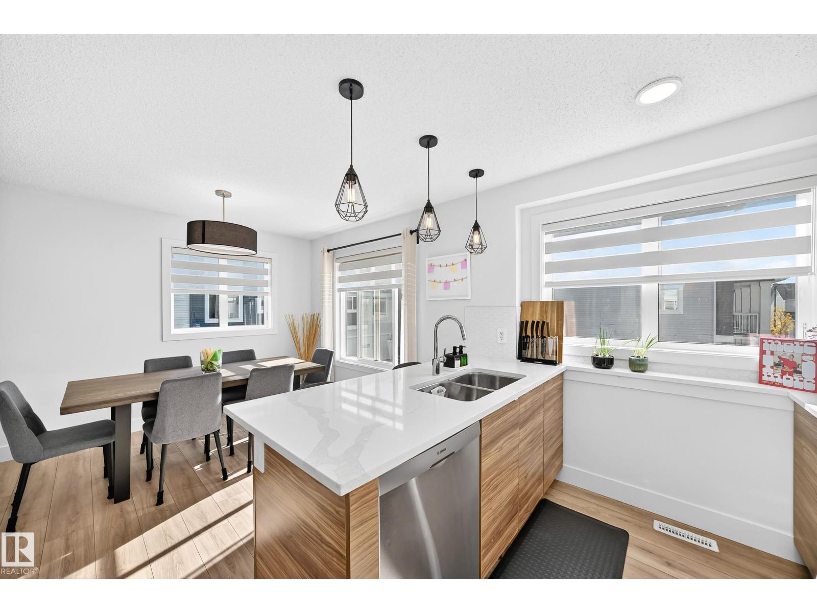 #70 16335 84 ST NW - 8