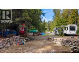 4529 Highway 3, Arrow Creek, BC V0B1G9 Photo 10