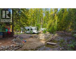4529 Highway 3, Arrow Creek, BC V0B1G9 Photo 13