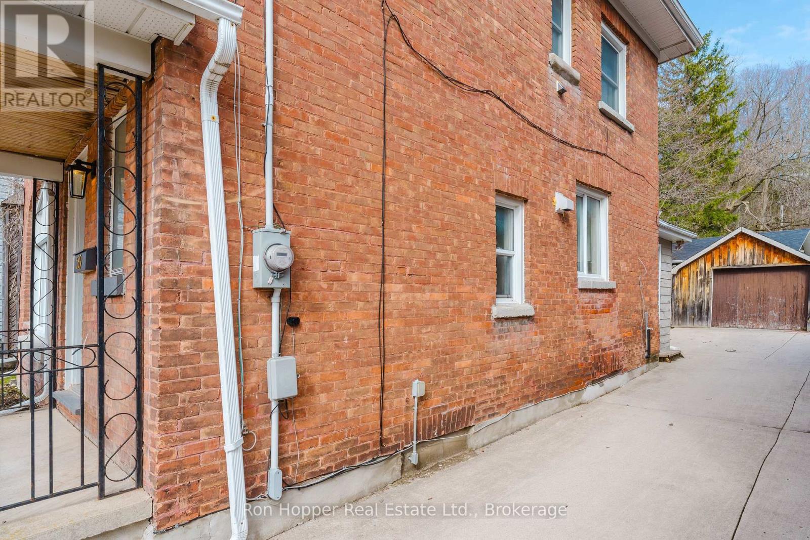 539 4TH AVENUE E - Image 32