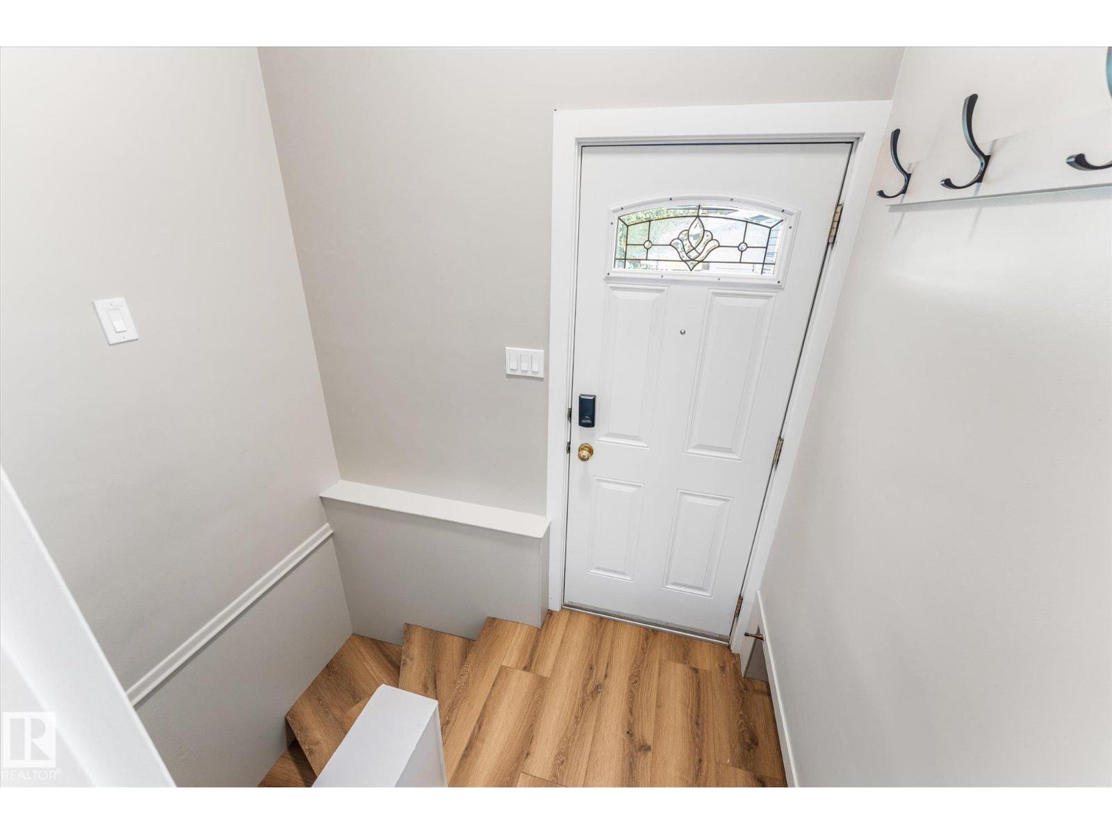 209 MCPHERSON AV - 21