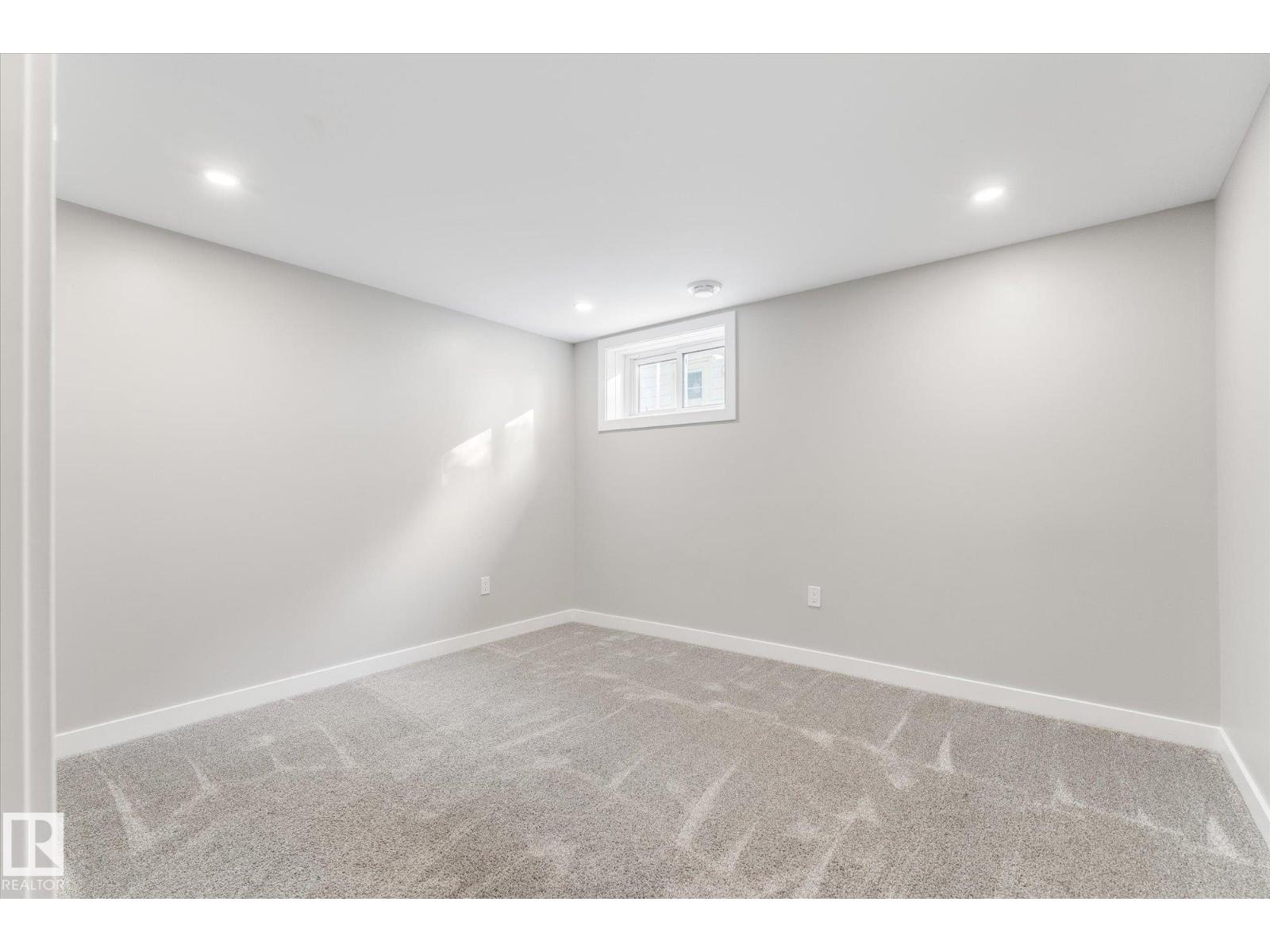 209 MCPHERSON AV - 27