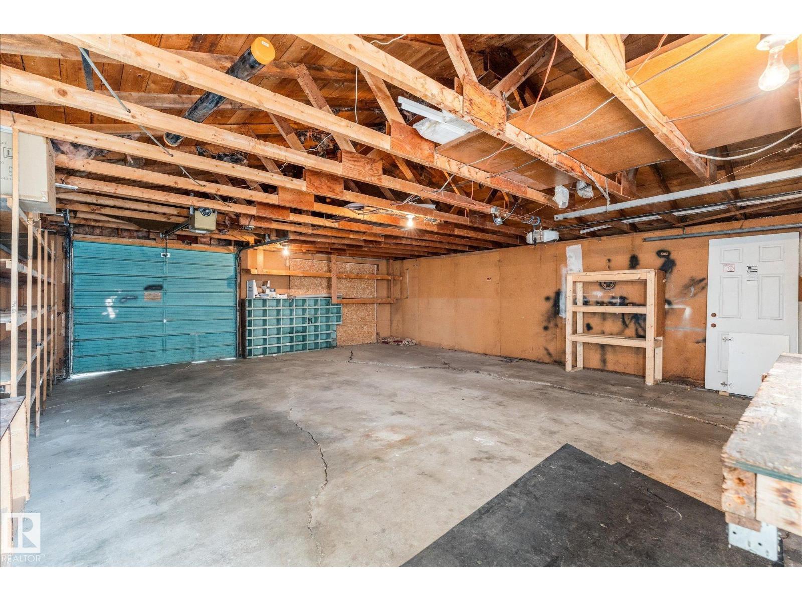 209 MCPHERSON AV - 35