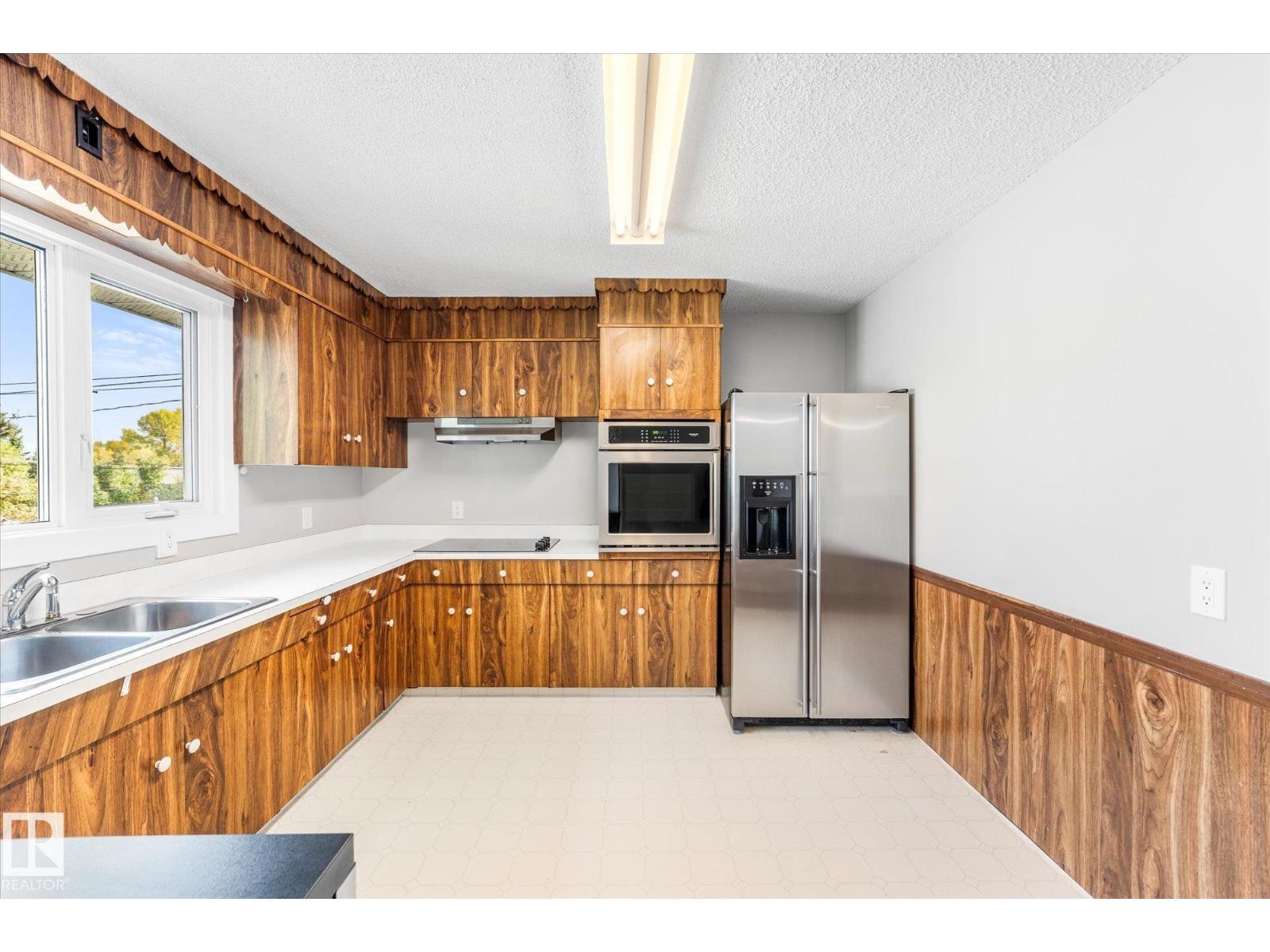 209 MCPHERSON AV - 9