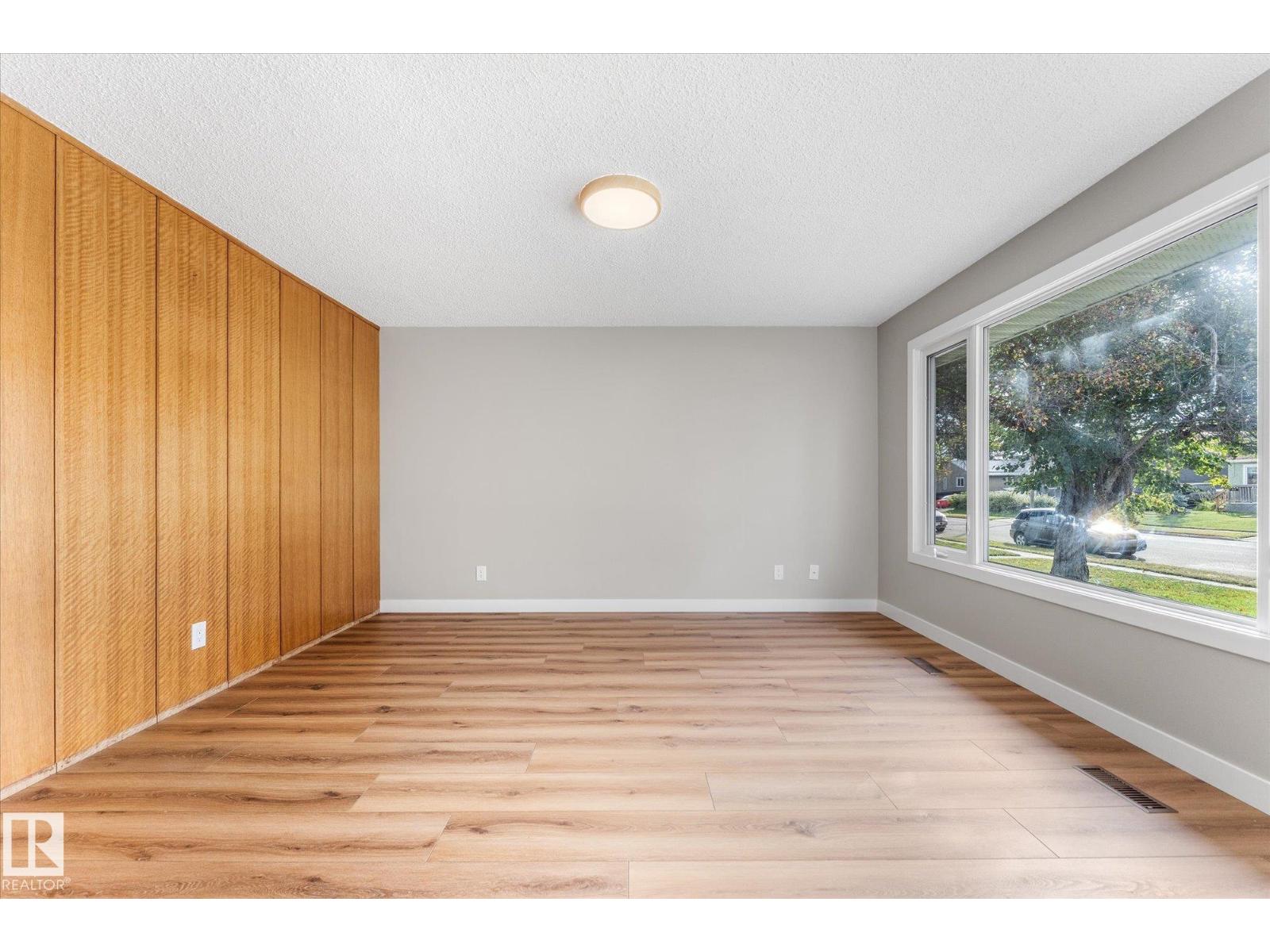 209 MCPHERSON AV - 6