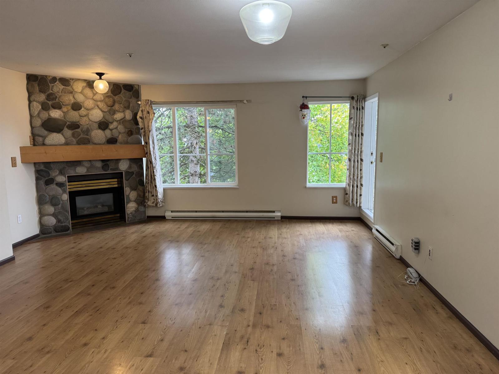 302 10668 138 ST, Surrey British Columbia