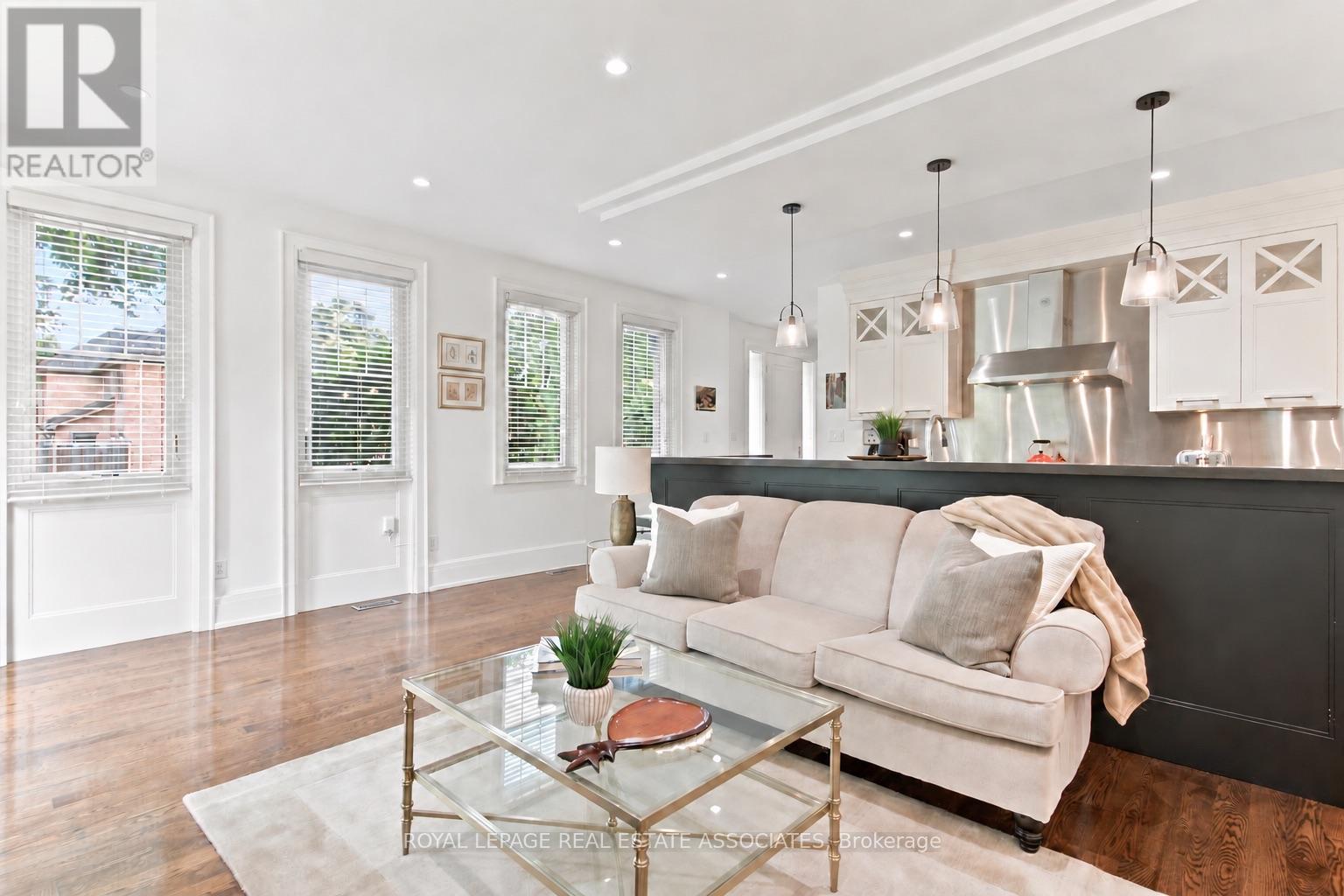 32 JOPLING AVENUE N - 22