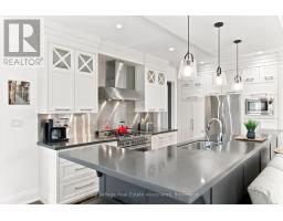 32 Jopling Avenue N, Toronto, ON M9B4E7 Photo 12