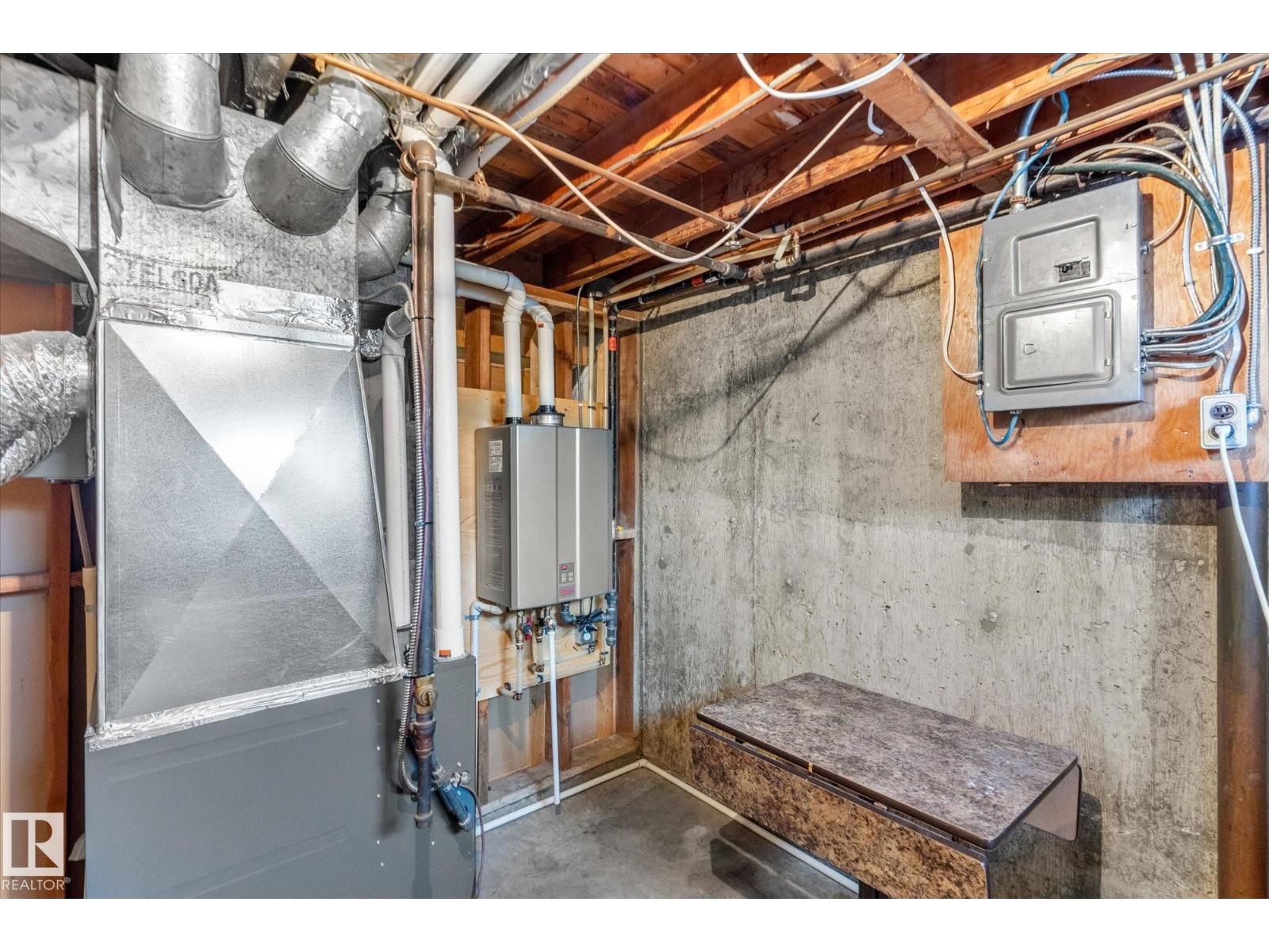 13307 89A ST NW - 27