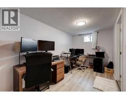 212 Hendon Drive NW - photo 20