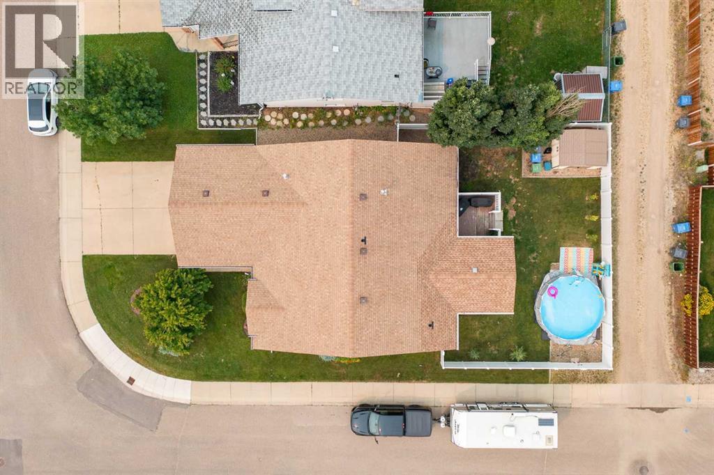 70 Densmore Crescent - 36