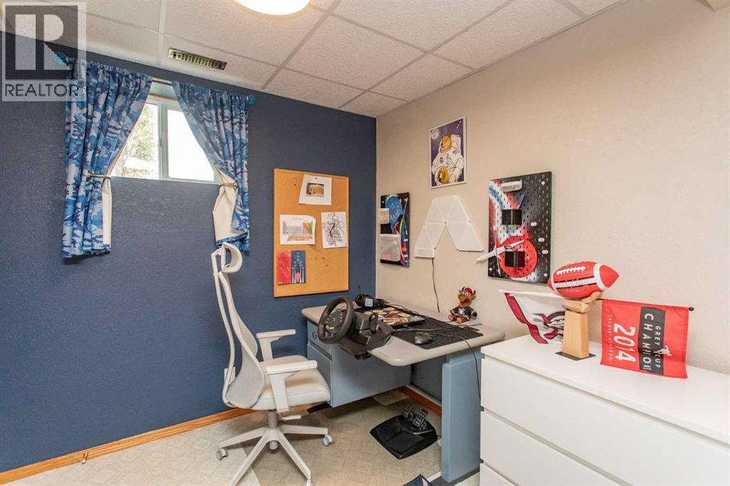 70 Densmore Crescent - 28