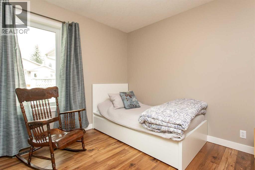 70 Densmore Crescent - 17