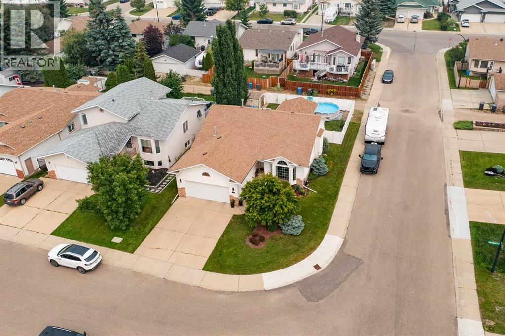 70 Densmore Crescent - 38