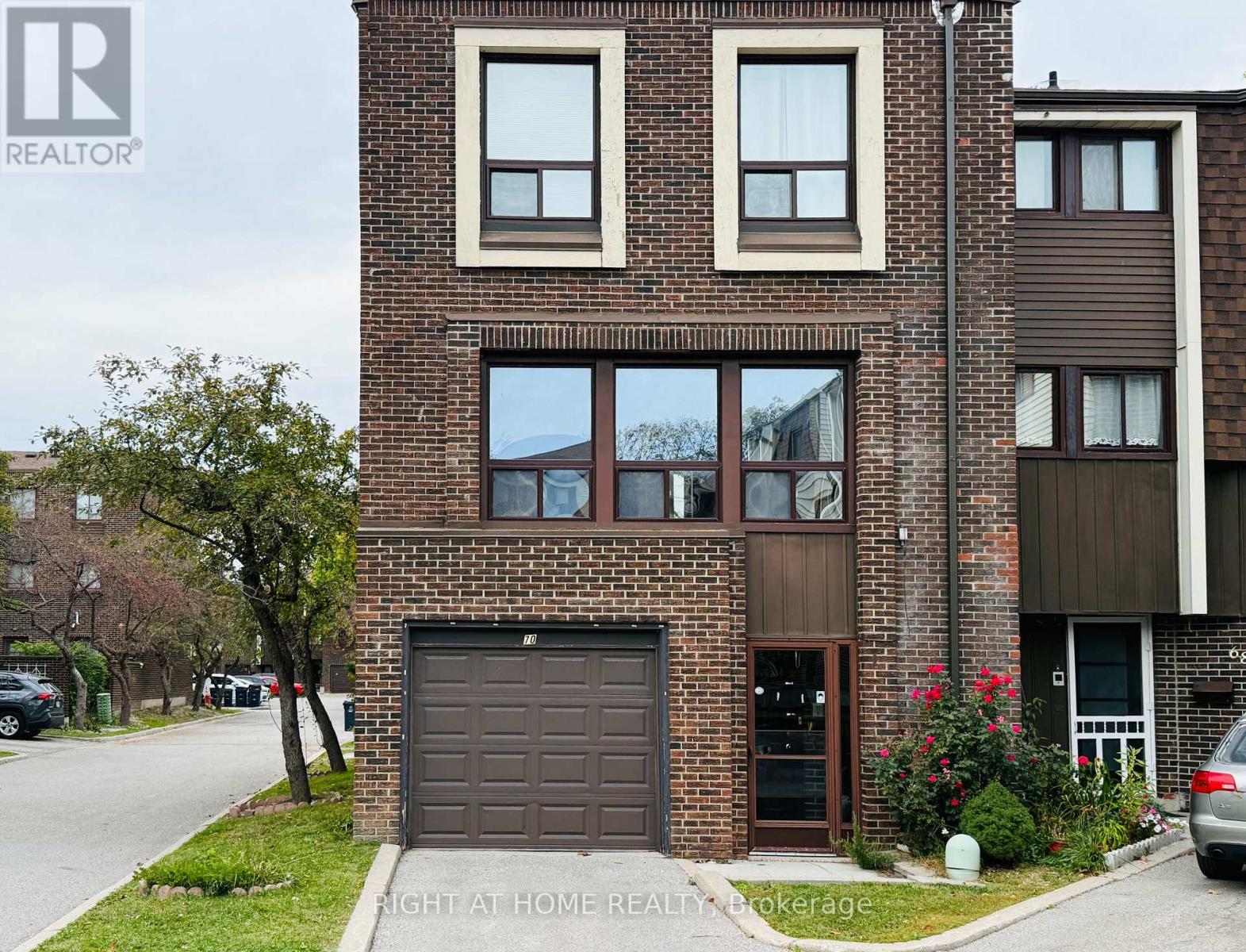 70 SPIRE HILLWAY WAY - 1