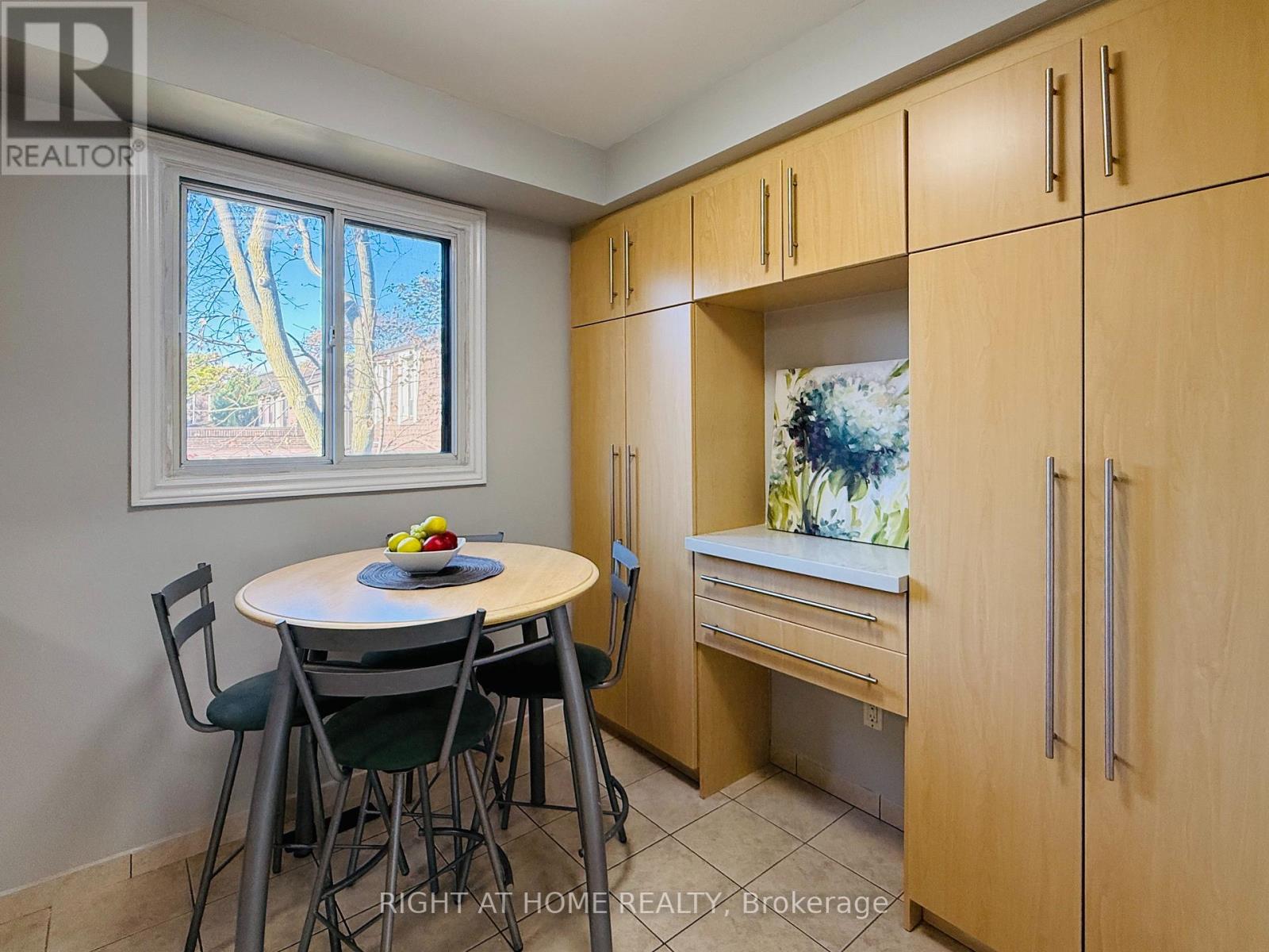 70 Spire Hillway Way, Toronto, ON photo 14