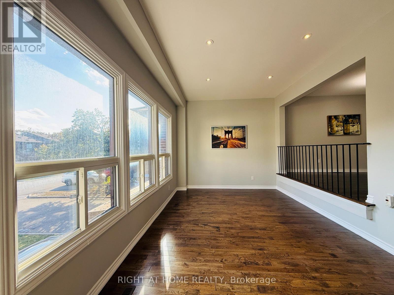 70 Spire Hillway Way, Toronto, ON photo 5