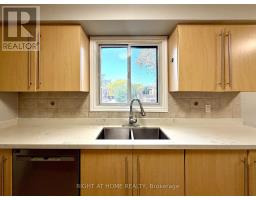 70 Spire Hillway Way, Toronto, ON M2H3A4 Photo 12