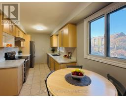 70 Spire Hillway Way, Toronto, ON M2H3A4 Photo 13