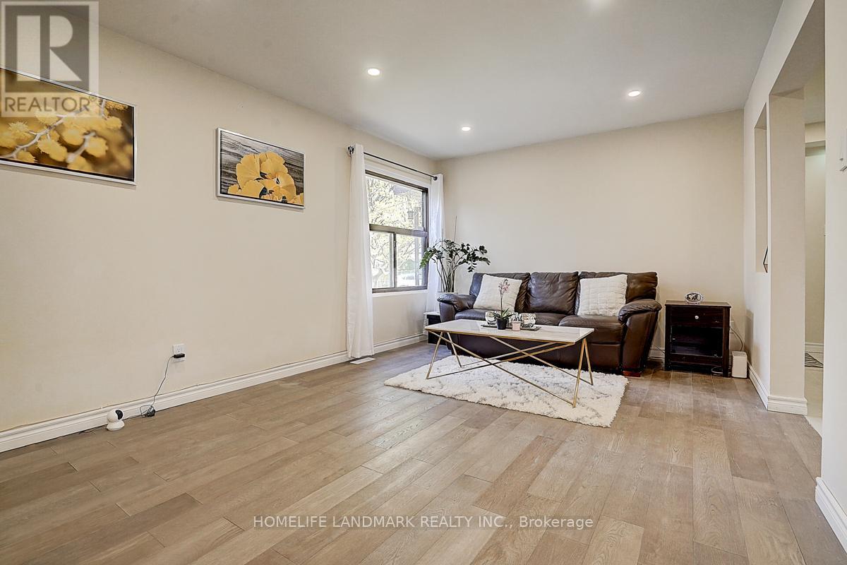 49 GRENBECK DRIVE, Toronto (Milliken) Ontario