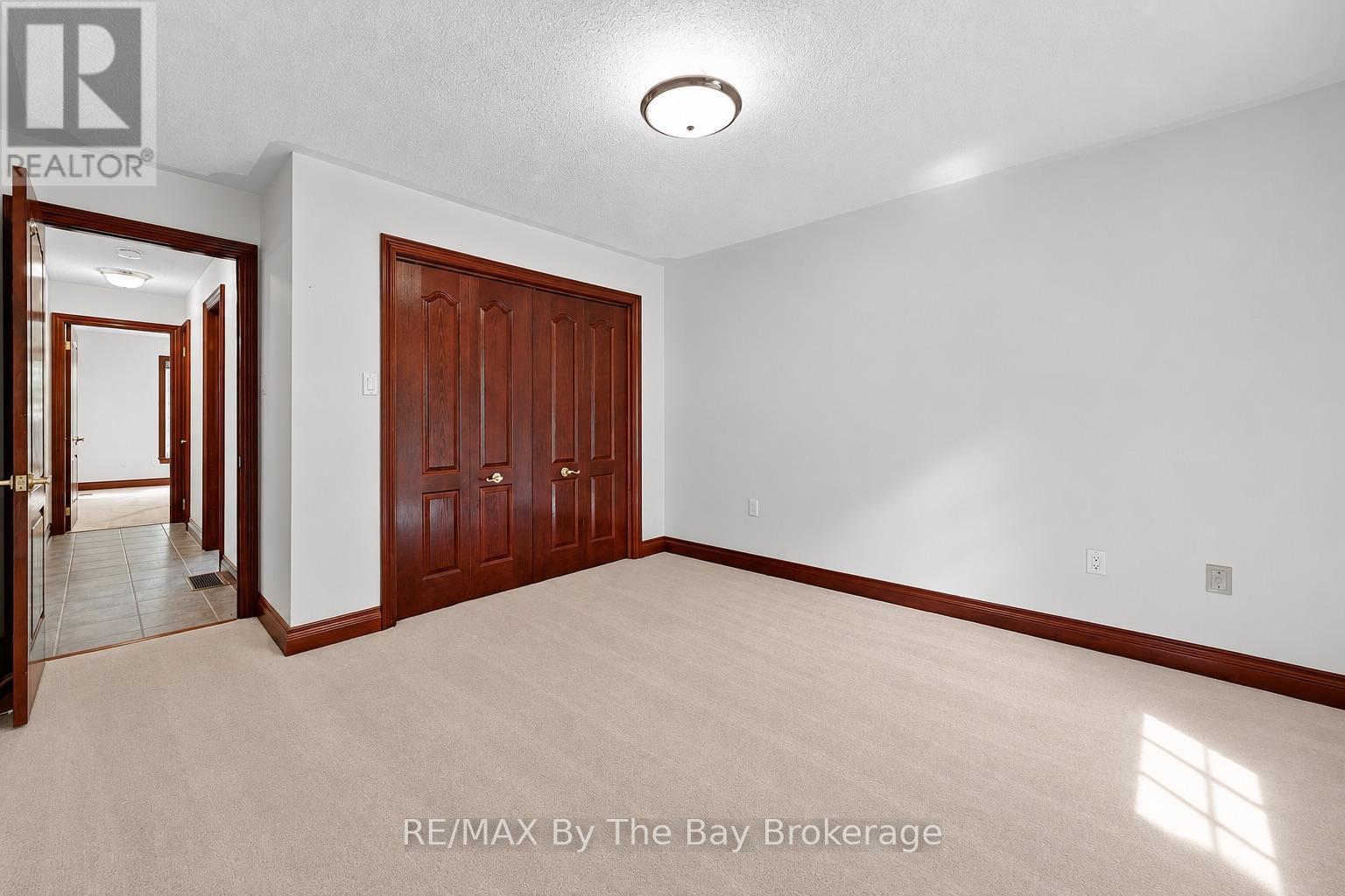 90 Goldfinch Crescent — photo 24